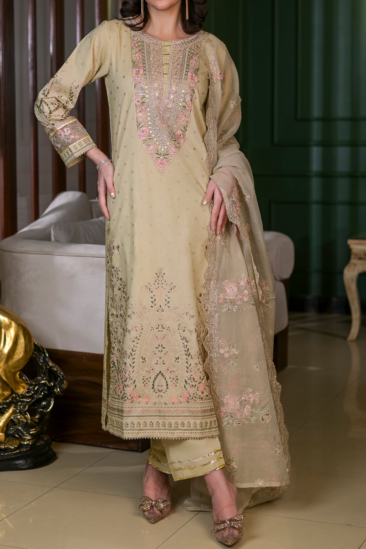 Luxury Floral Printed Pakistani Lawn Suit – Women's 3 Piece Unstitched Summer Dress | DPC 439