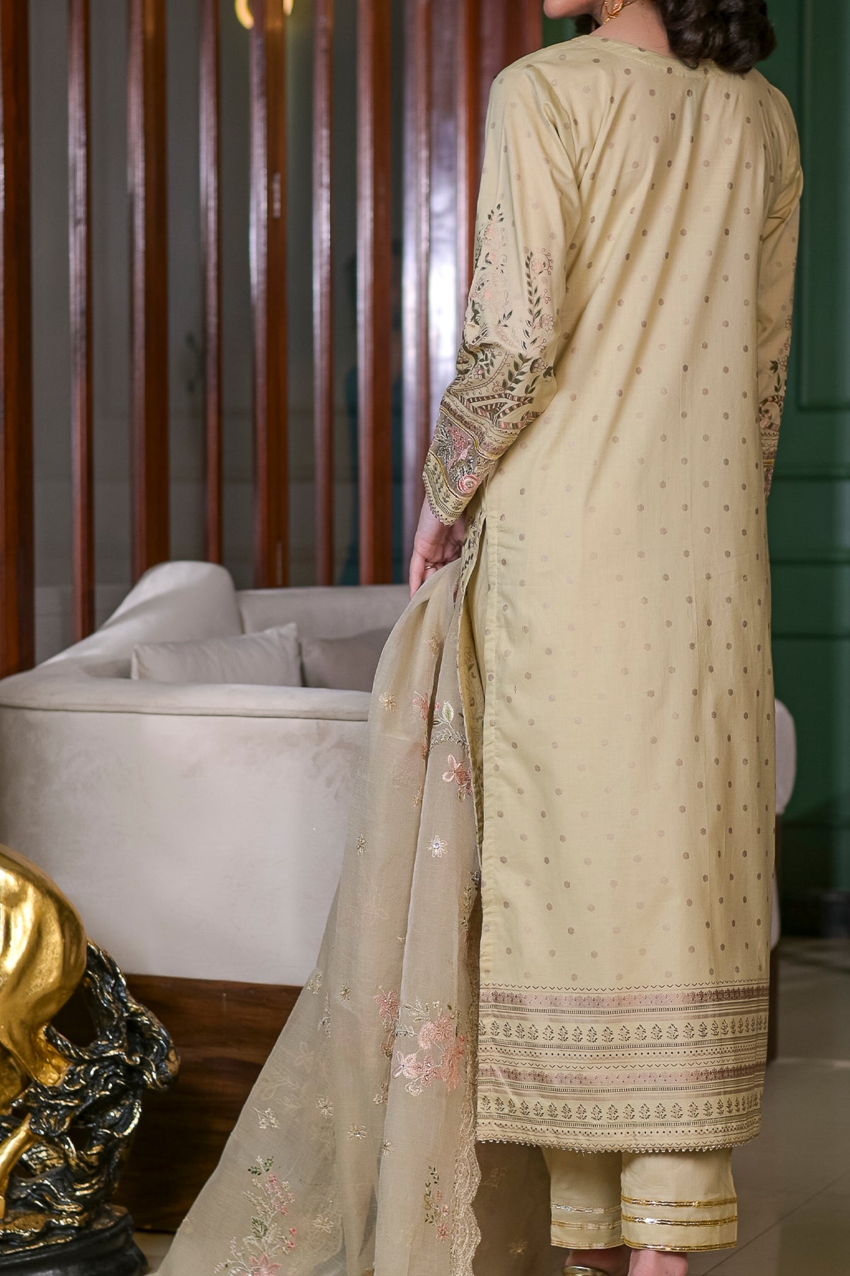 Luxury Floral Printed Pakistani Lawn Suit – Women's 3 Piece Unstitched Summer Dress | DPC 439