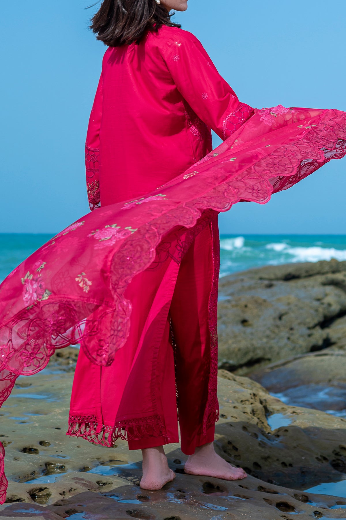 Wild Pink Floral Printed Lawn Suit – Women's Unstitched 3 Piece Pakistani Dress | DPC 442