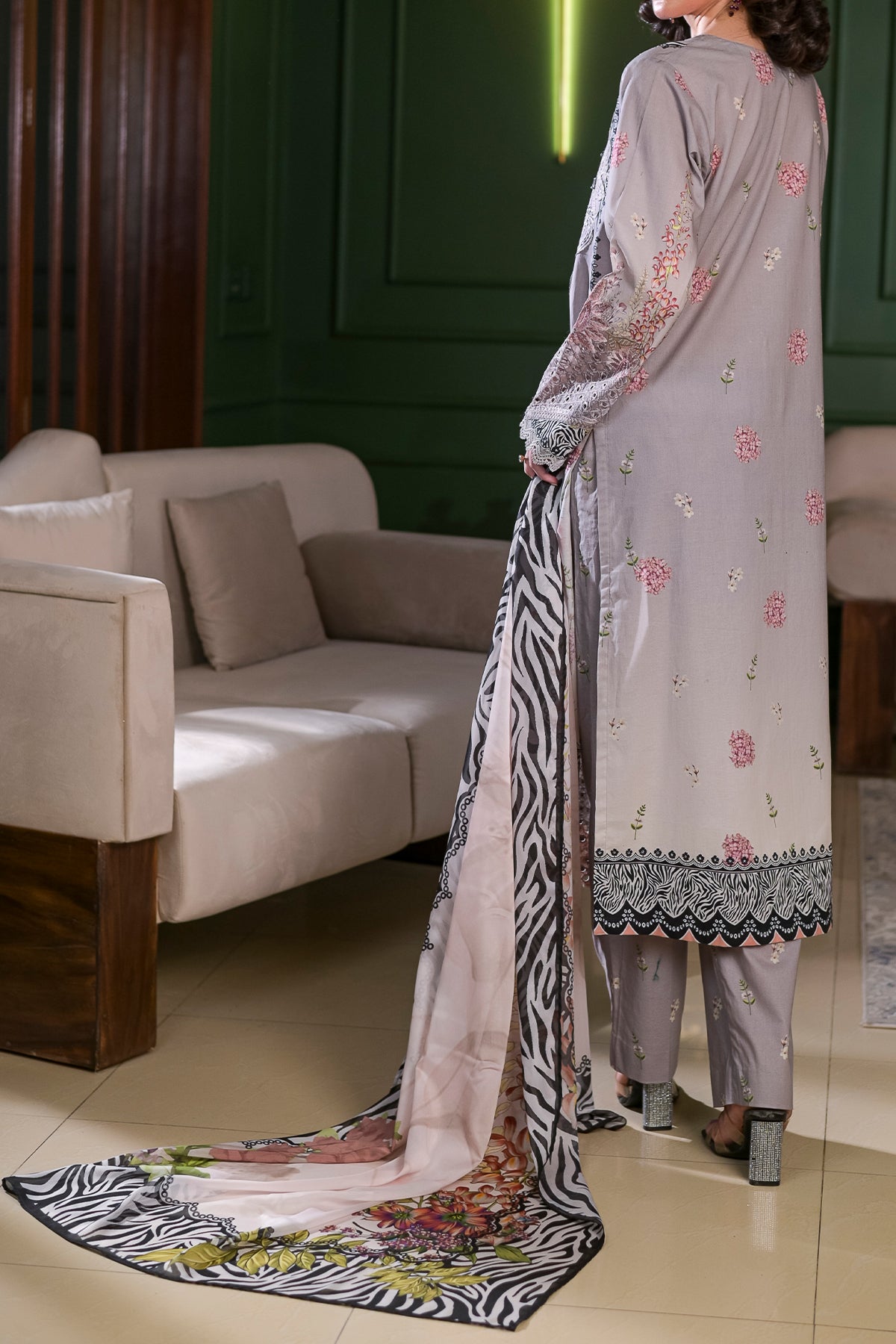 Floral Printed Lawn Pakistani Suit | Women's 3 Piece Unstitched Salwar Kameez | DPC 453