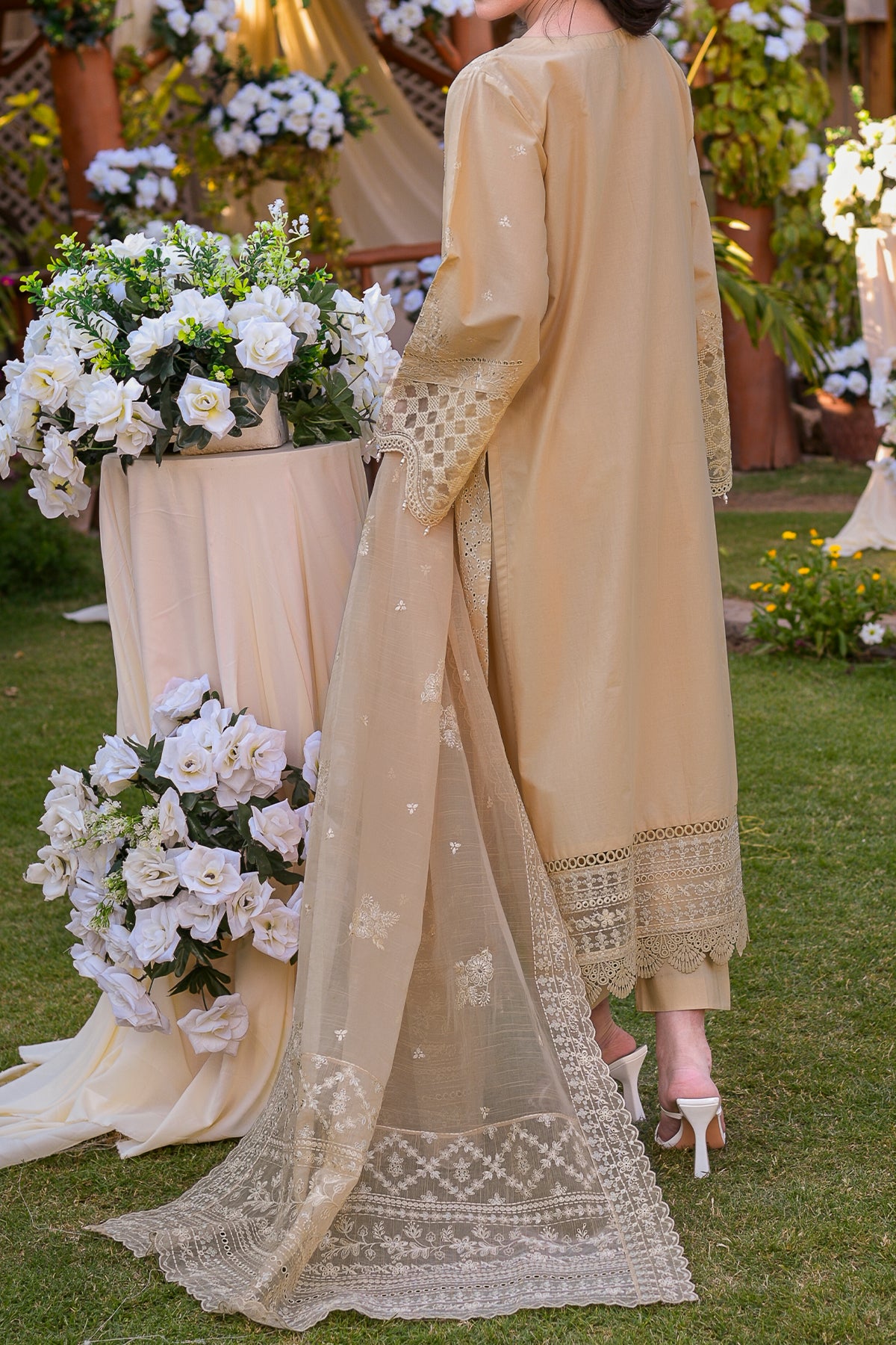 Skin embroidered cotton 3-piece shalwar kameez with slub organza dupatta – CTN-466