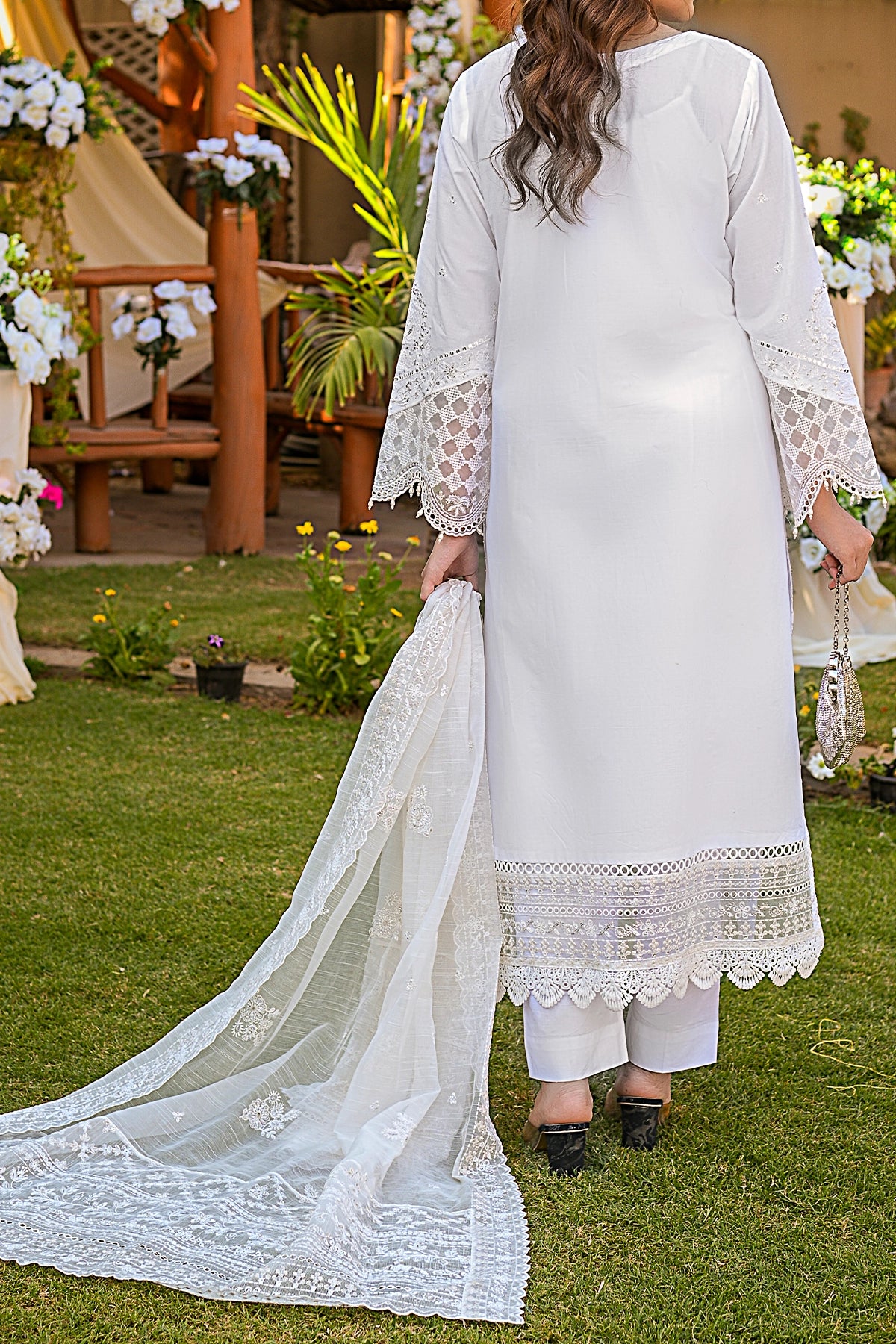White embroidered cotton 3-piece shalwar kameez with slub organza dupatta – CTN-466