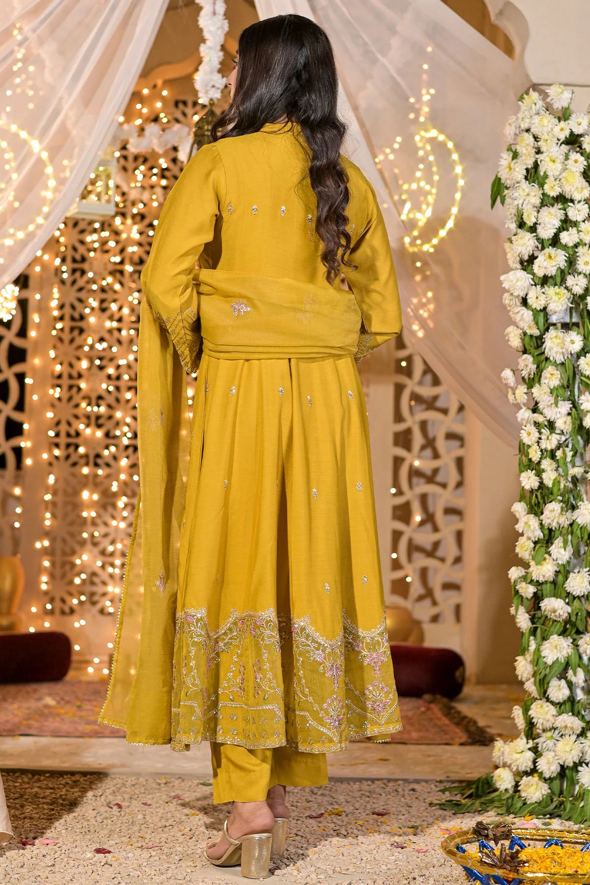 Mustard Women's Ready-to-Wear 3 Piece Salwar Kameez | South Asian Pakistani Indian Fashion | VS 592